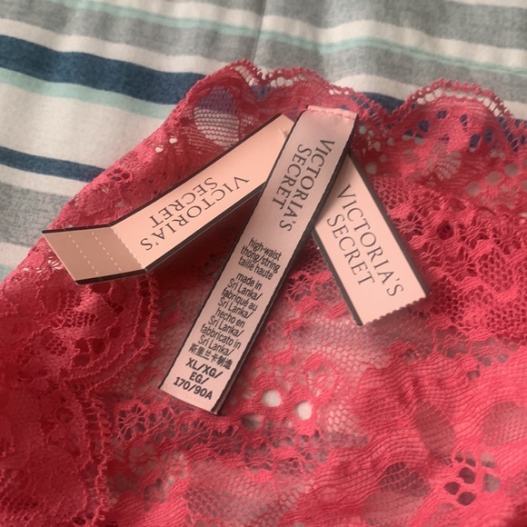 NWT Victoria Secret High Rise Lace Thong - Picture 3 of 3